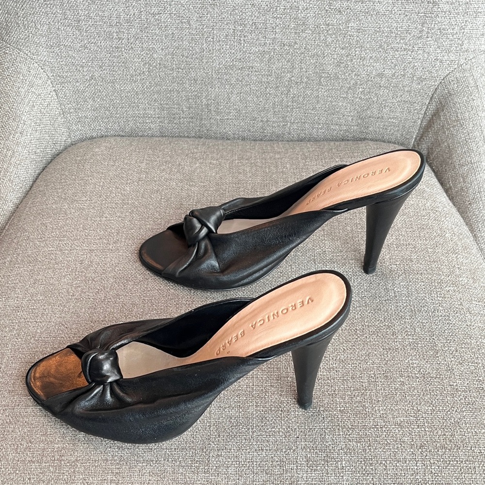 Veronica Beard Heels Sandals Pari
Knotted Twisted Black Napa Leather Slide - Picture 5 of 6